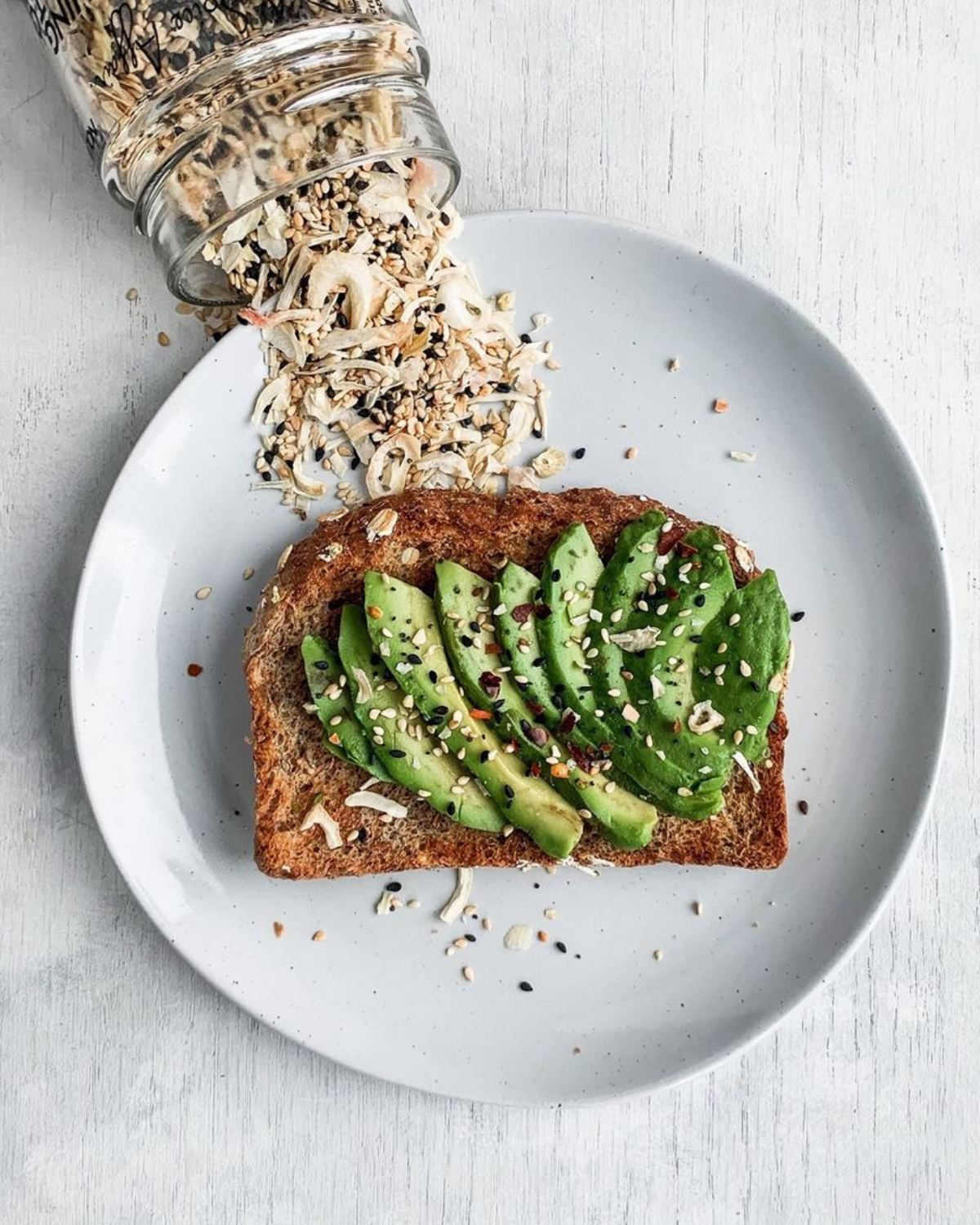 AVO-TOAST WITH EVERYTHING BAGEL SEASONING – A Spice Affair.