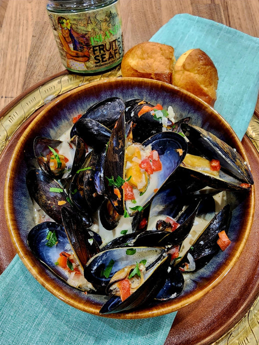 Mussels in Wine & Garlic Cream Sauce